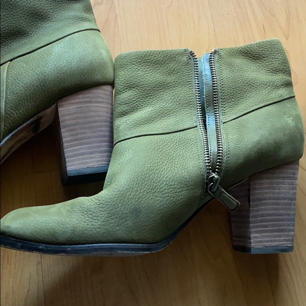 Cole Haan leather olive green ankle boots
